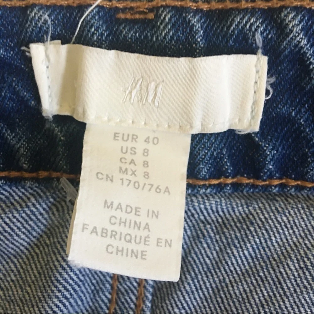 H&M straight cut mid rise jeans Size 8